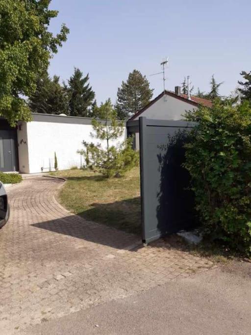 Les Pins De Talant , Au Calme En Rez De Jardin Apartment Exterior photo