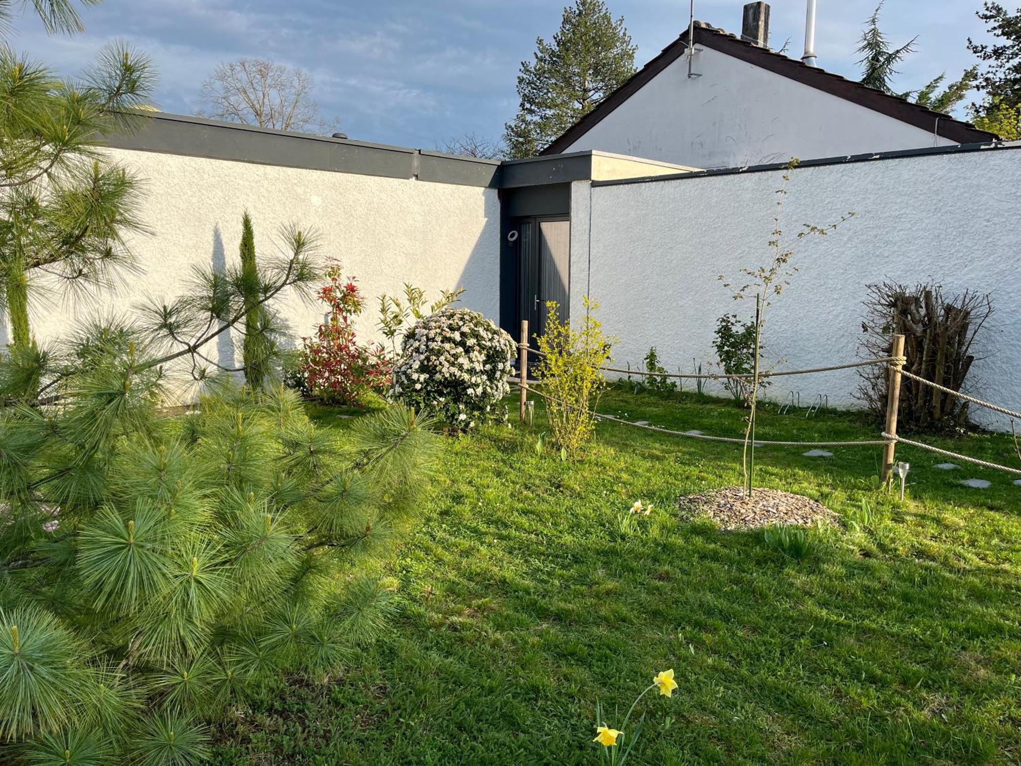 Les Pins De Talant , Au Calme En Rez De Jardin Apartment Exterior photo